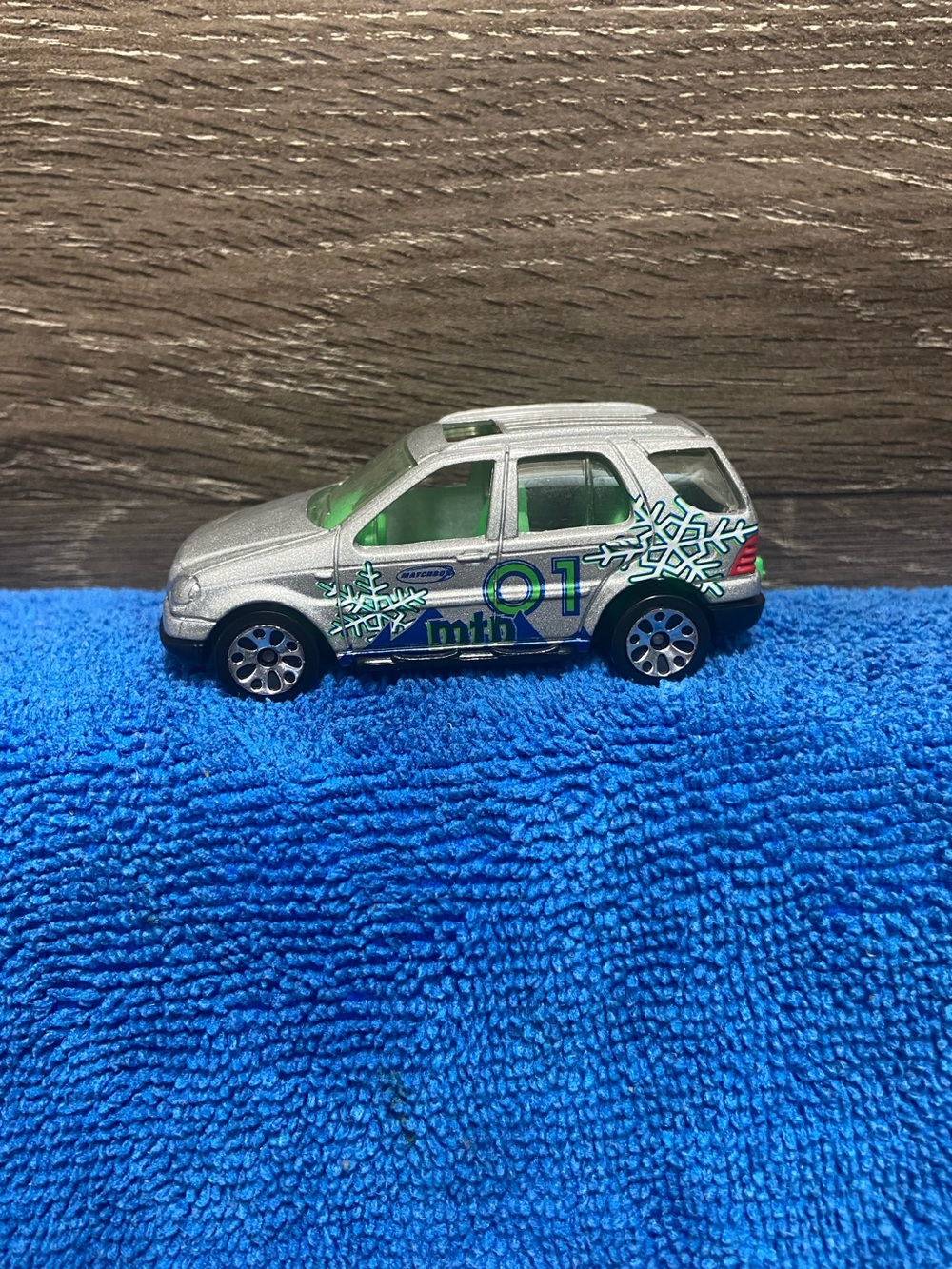 1999 Matchbox Silver Mercedes Benz ML430, 1:62 Scale